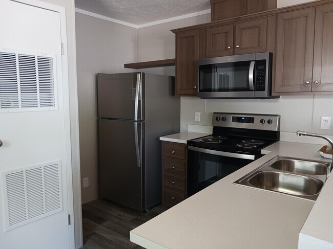 Building Photo - 37 Pansy Dr