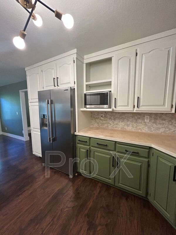 Building Photo - 6 Lambeth Cir