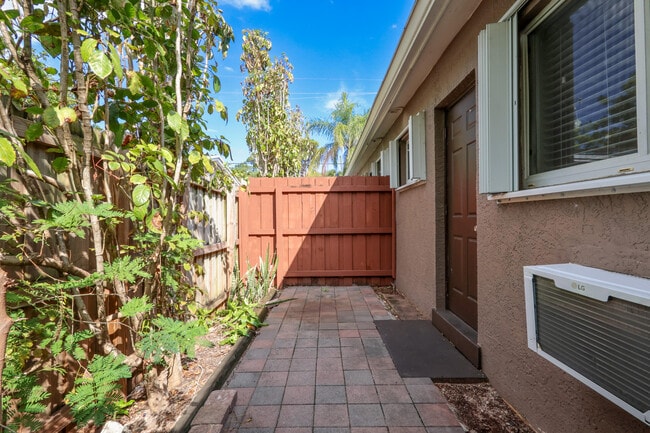 Building Photo - 1125 SW 15th Ave