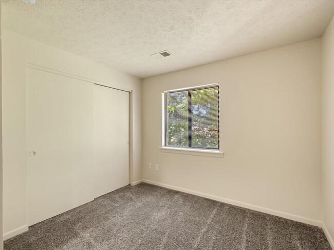 Building Photo - Live 5 Minutes from HONDA********** Rent $...