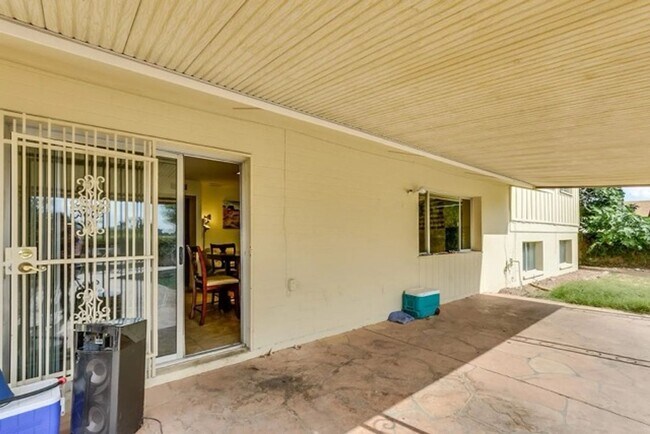 Building Photo - 5-Bed 3.5 Bath Tempe Home with Private Pool & Prime ASU Proximity