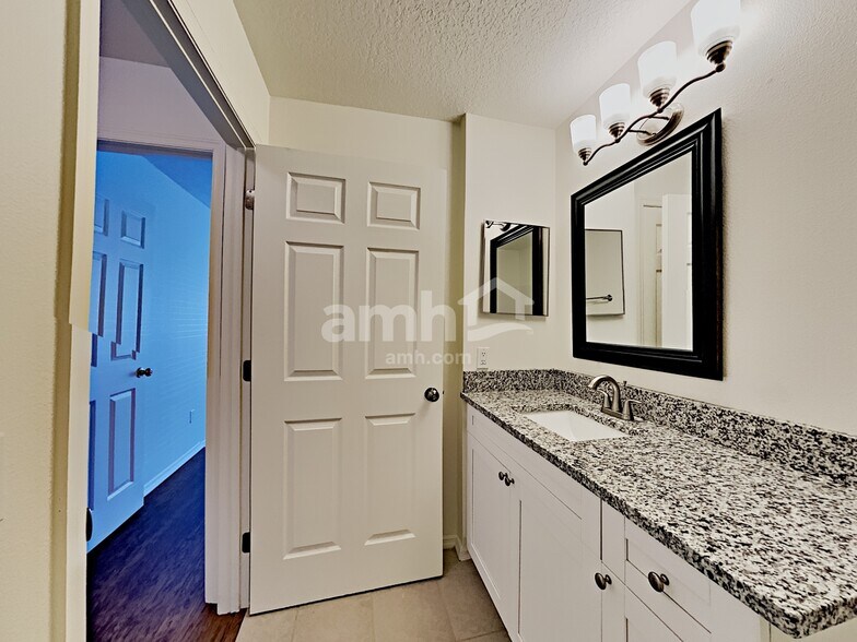 Building Photo - 312 116th St E