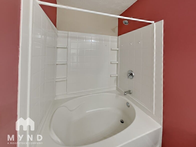 Building Photo - 6204 Ellenwood Dr