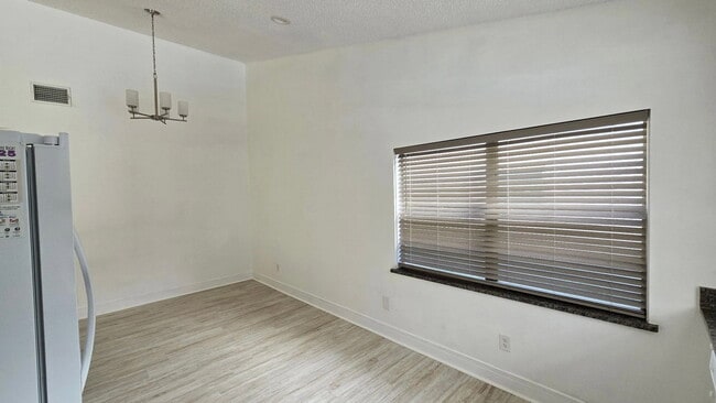Building Photo - 211 N Cervidae Dr