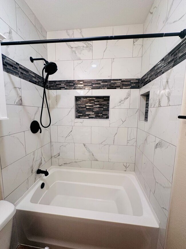 Building Photo - 6017 Tapestry Dr