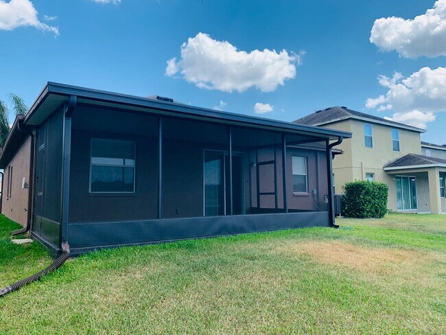 Building Photo - Waterfront View! 4 bed 2 bath 2 car garage