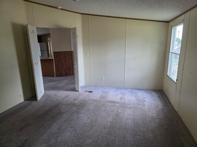 Building Photo - 3309 Valencia Dr