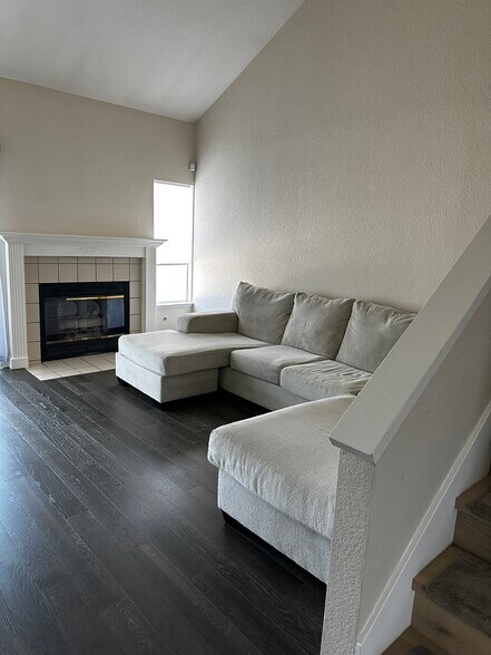 Living Room - 126 Cityview Dr