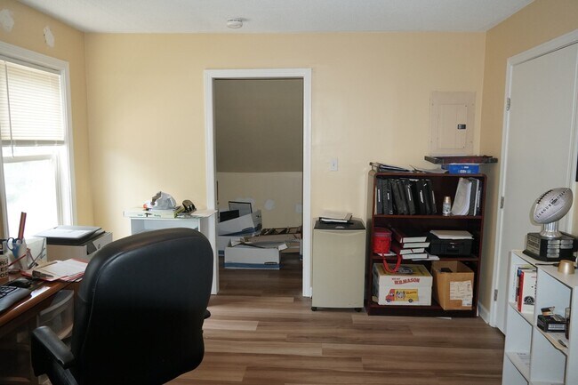 Building Photo - 170 Middleboro Ave