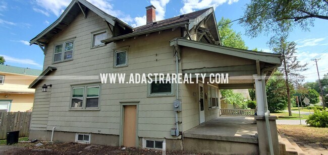 Building Photo - Amazing Historic Independence Home-Available NOW!!