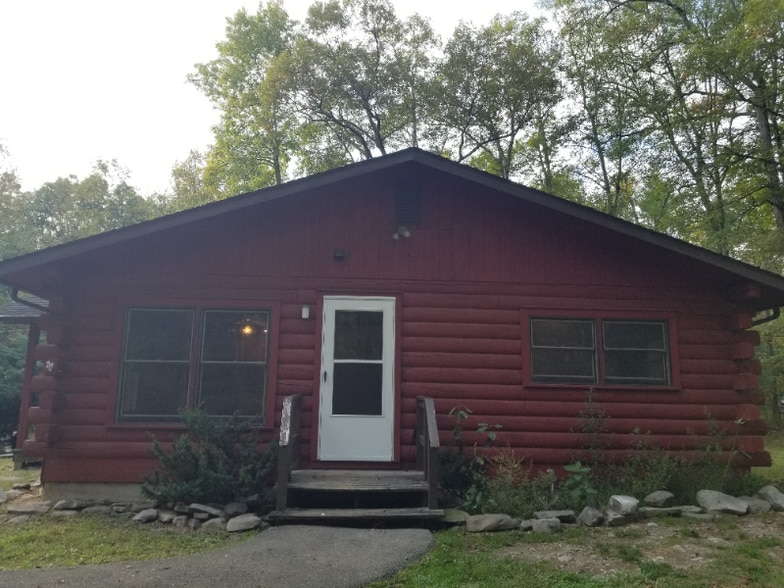 Building Photo - 208 Sellersville Dr