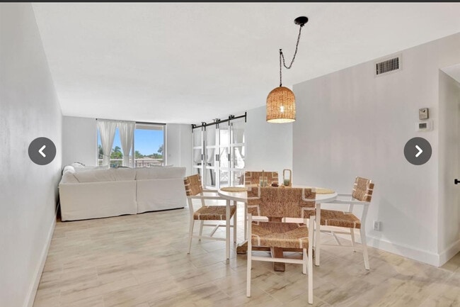 Building Photo - 1050 Hillsboro Mile