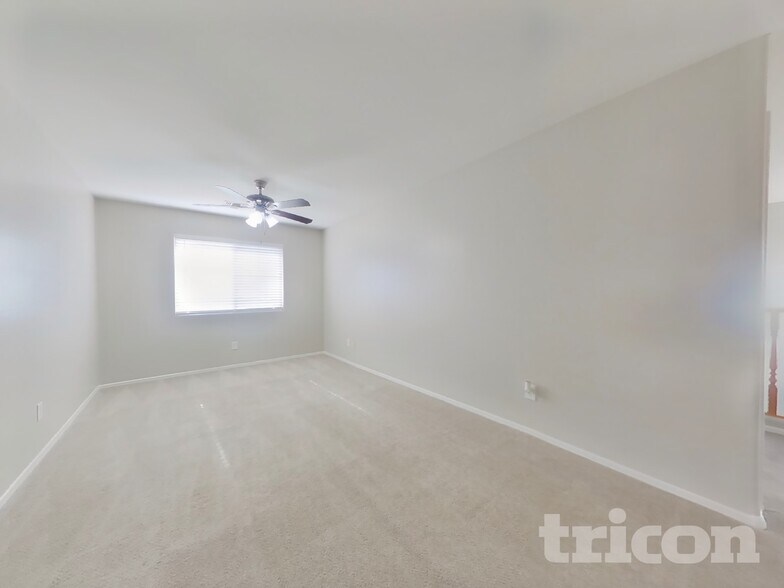 Building Photo - 17244 W Maui Ln