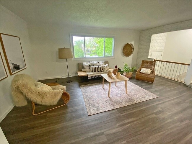 Building Photo - 45 Wildflower Dr