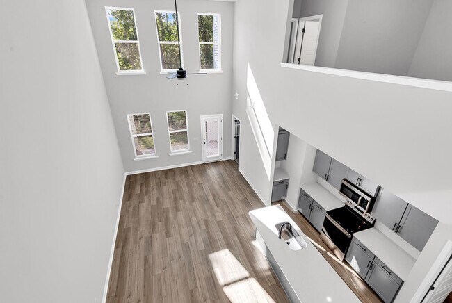 Building Photo - 408 Ireland Way