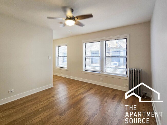 Building Photo - 516 W Cornelia Ave