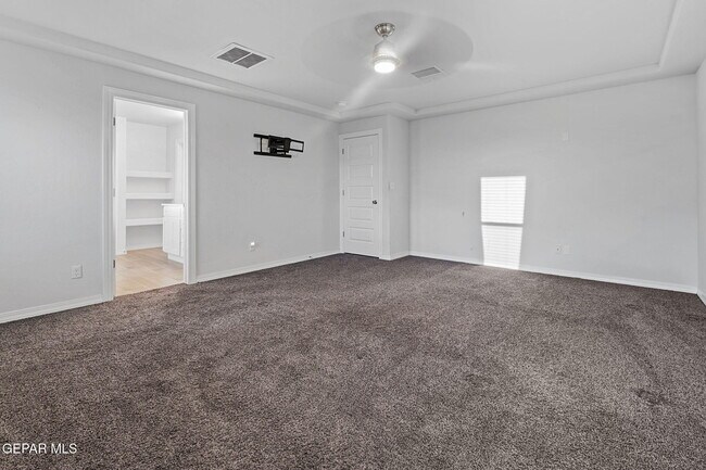 Building Photo - 917 Airship Pl