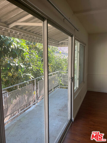 Building Photo - 832 S Gramercy Pl