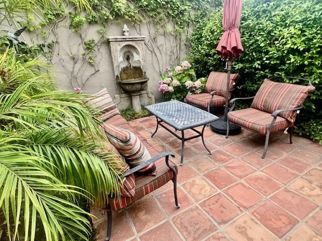 Backyard lounging area - 1039 S Alfred St