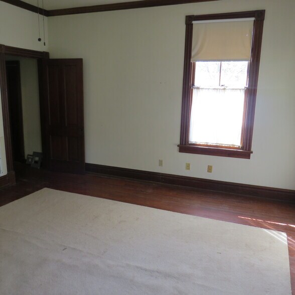 Building Photo - 711 Union St