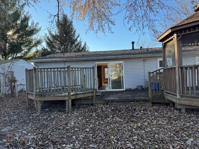 Building Photo - 58 Oriole Dr