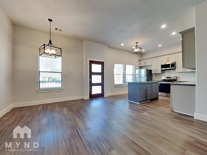 Building Photo - 4826 Paula St