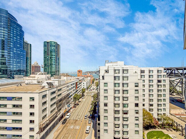 Building Photo - 400 Beale