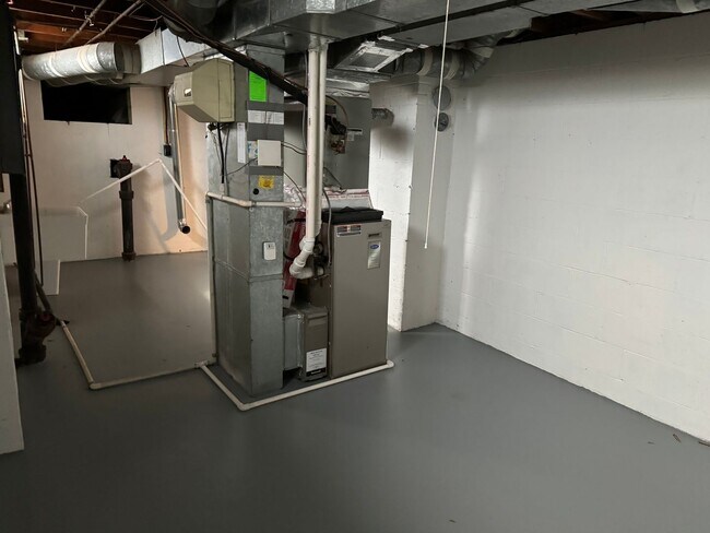 Building Photo - 3 Bedroom 2 Bathroom Single Family Home in Upper Arlington