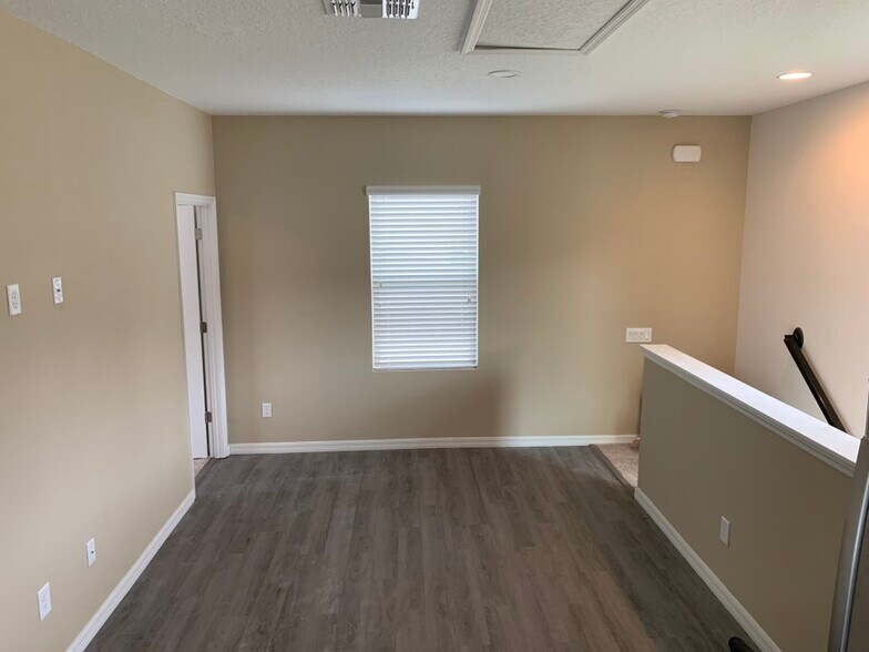 Building Photo - 8907 Frodsham Way