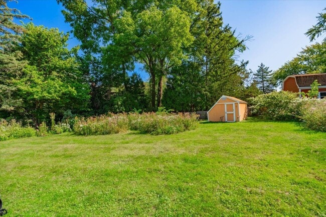 Building Photo - 401 Merrill Crest Dr