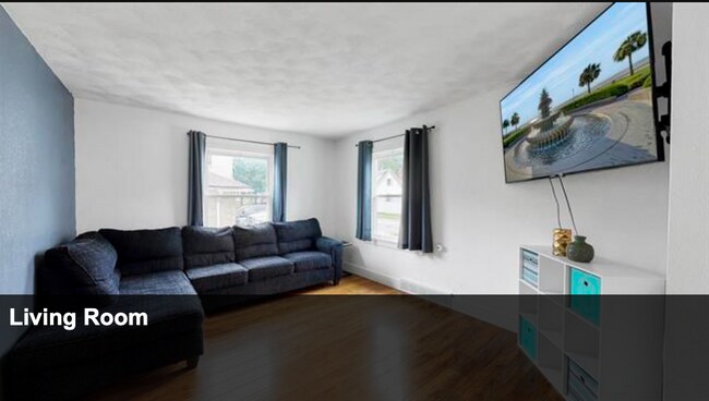 Building Photo - 423 Vroman St