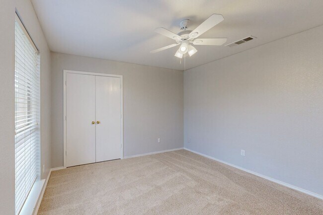 Building Photo - Lovely Updated home in Princeton Park!