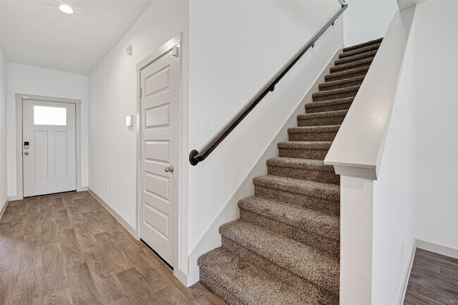 Building Photo - 1322 Truckee River Dr