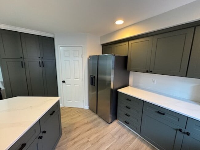 Building Photo - Greenwood Townhome 2Beds 1.5 Bath- $3,100