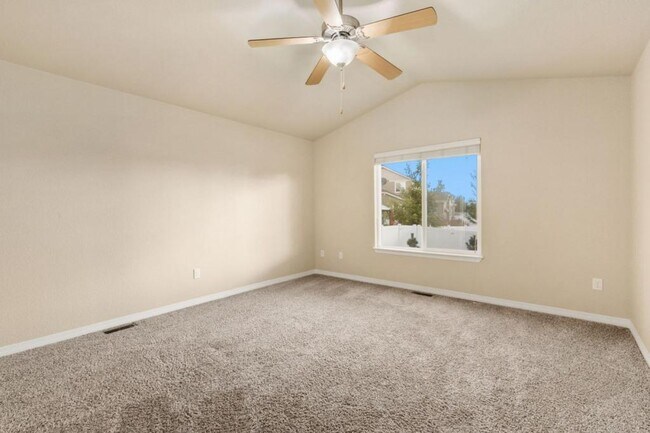 Building Photo - 422 Tahoe Dr