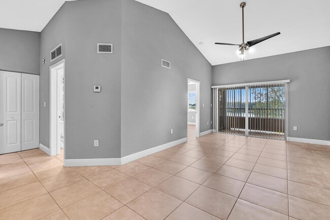 Building Photo - 2803 N Oakland Forest Dr