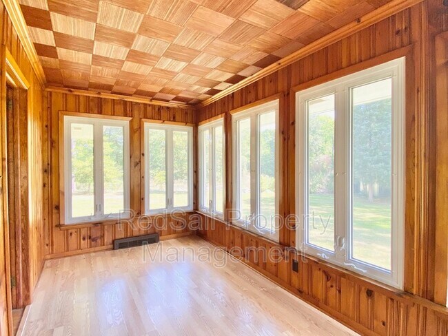 Building Photo - 315 Bunting Point Rd