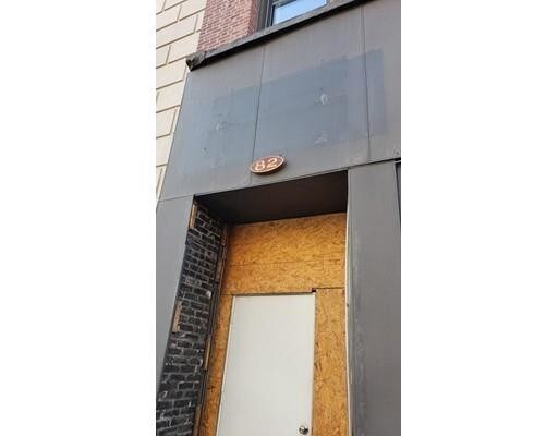 Building Photo - 82 Concord St