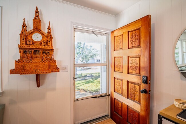 Building Photo - FURNISHED OFF-SEASON BEACH HOME NOW AVAILABLE