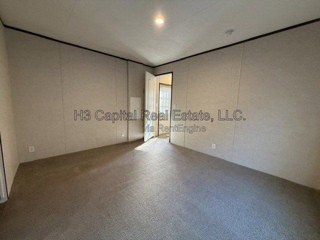 Building Photo - 523 Lone Robin St