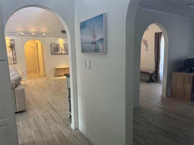 Building Photo - 929 Jackson Way