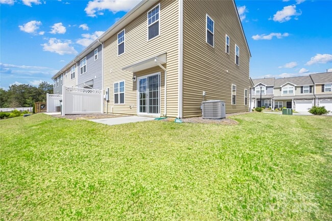 Building Photo - 15235 Wrights Crossing Dr