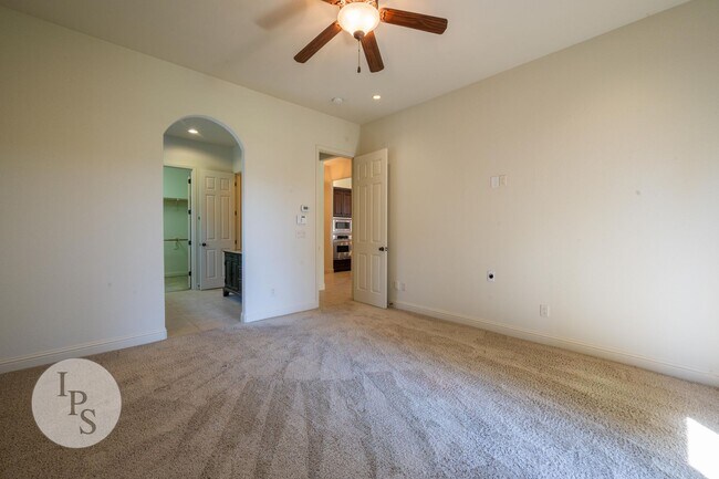 Building Photo - Tuscan Bluffs at Copper River - Granville Home, 4BR/3BA, On Golf Course - Lots of Amenities