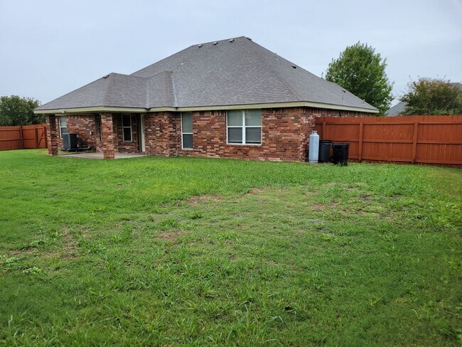 Building Photo - 2501 Leatherwood Dr