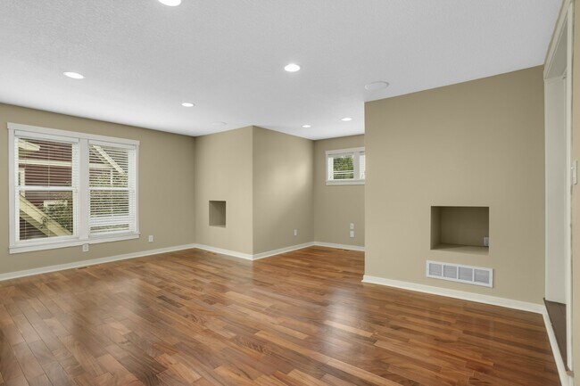 Building Photo - 15822 Drawstone Trail
