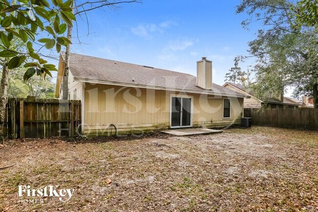 Building Photo - 11338 Island Shore Dr W