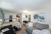 Building Photo - 1227 1/2 S Gary Ave-