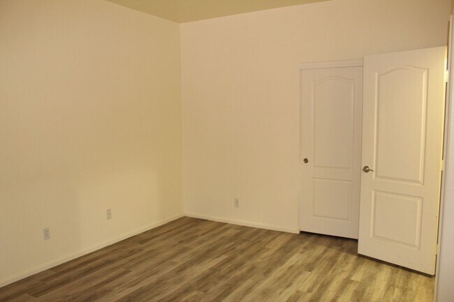 Building Photo - Beautiful 3 bedroom home in Southern Highl...