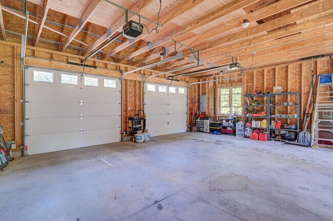 Building Photo - 419 Winter Rd