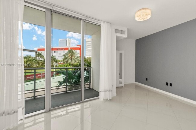 Building Photo - 350 S Miami Ave